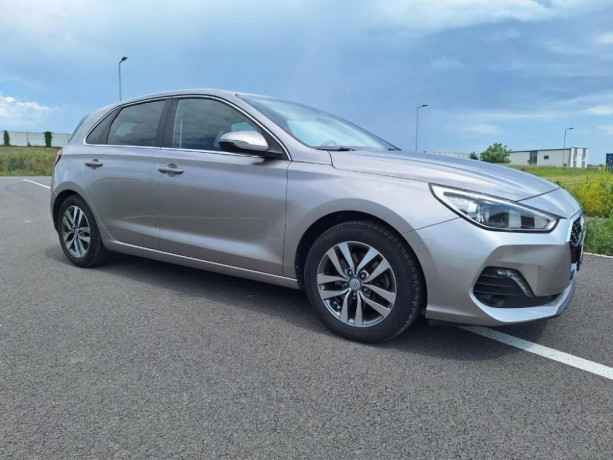 hyundai-i30-14i-family-73kw100hp-m6-big-3