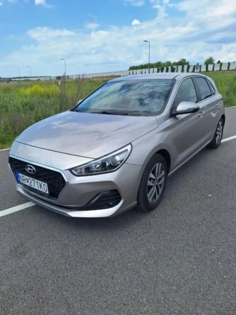 hyundai-i30-14i-family-73kw100hp-m6-big-1