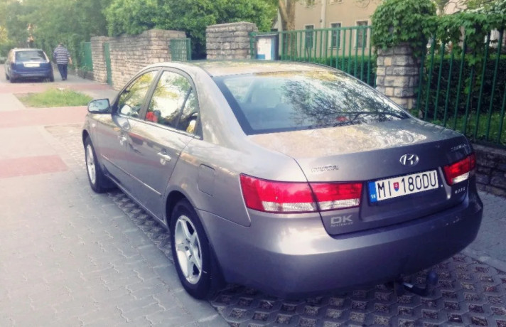 hyundai-sonata-20-crdi-vgt-elegance-103kw140hp-m6-big-1