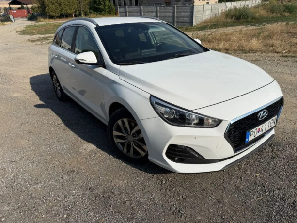 hyundai-i30-cw-14-benzin-73kw-manual-prevodovka-big-0