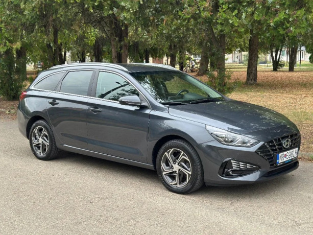 hyundai-i30-cw-i30-kombi-15i-cvvt-family-81kw110hp-m6-big-3