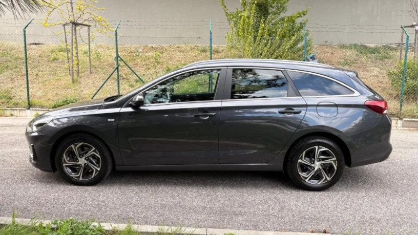 hyundai-i30-cw-i30-kombi-15-t-gdi-mhev-family-dct-118kw160hp-a7-big-3