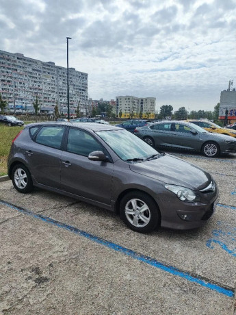 hyundai-i30-16-crdi-vgt-style-66kw90hp-m6-big-3
