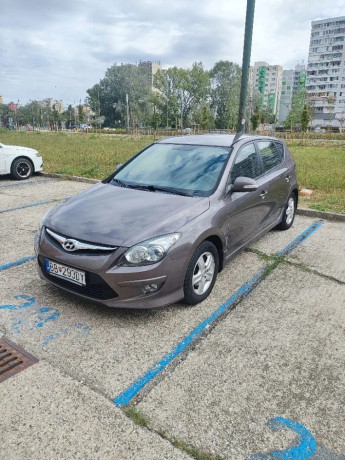 hyundai-i30-16-crdi-vgt-style-66kw90hp-m6-big-0