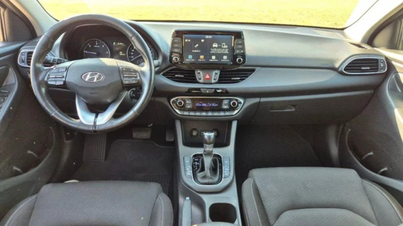 hyundai-i30-cw-i30-kombi-16-crdi-136-family-7dct-100kw136hp-a7-big-2