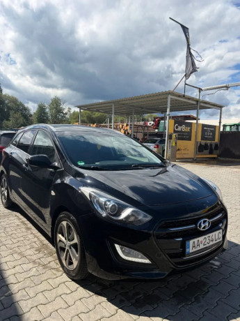 hyundai-i30-cw-kombi-16i-crdi-16v-dohc-family-81kw110hp-m6-big-1