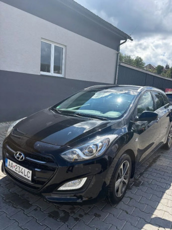 hyundai-i30-cw-kombi-16i-crdi-16v-dohc-family-81kw110hp-m6-big-0