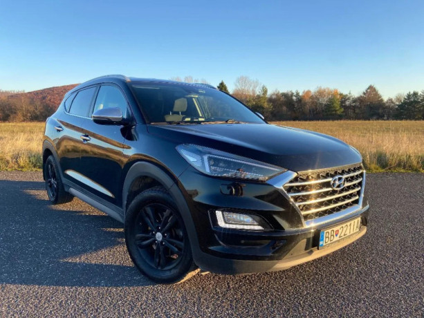 hyundai-tucson-20-crdi-family-4x4-at-100kw136hp-a6-big-3