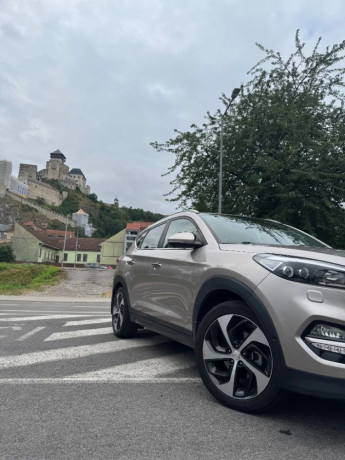 hyundai-tucson-20-136kw-4x4-136-500km-sk-povod-big-1