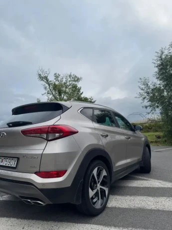 hyundai-tucson-20-136kw-4x4-136-500km-sk-povod-big-3