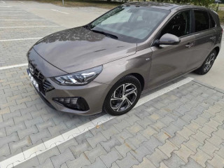 hyundai-i30-family-15-t-gdi-117-kw-062022-41-530-km-1-majitel-odpocet-dph