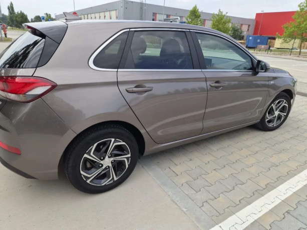 hyundai-i30-family-15-t-gdi-117-kw-062022-41-530-km-1-majitel-odpocet-dph-big-3