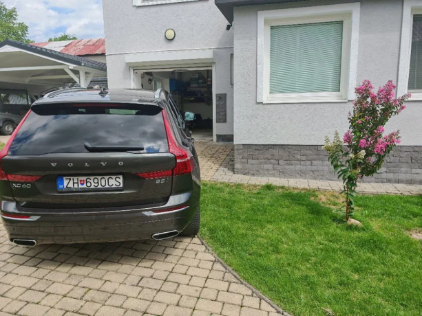 volvo-xc60-20-b5-naftaphev-inscription-awd-at-big-2