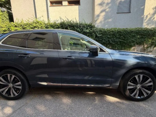 volvo-xc60-b4-benzin-mild-hybrid-plus-bright-145-kw-45500-km-1-majitel