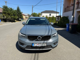 volvo-xc40-b4-145kw-momentum-pro-awd-360kamera-harmankardon