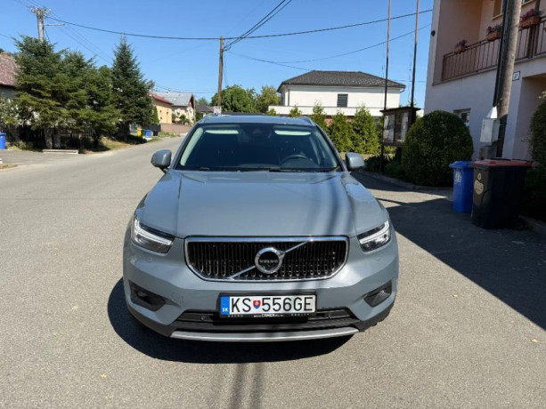 volvo-xc40-b4-145kw-momentum-pro-awd-360kamera-harmankardon-big-0