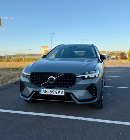 volvo-xc60-t6-recharge-plus-dark-2023-big-0