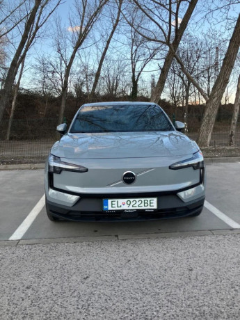 volvo-ex30-single-motor-big-0