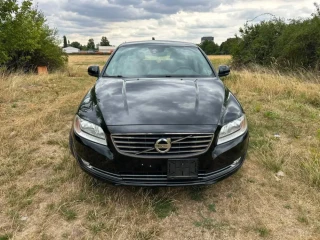 volvo-xc70-volvo-v70