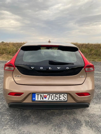 volvo-v40-kinetic-big-2