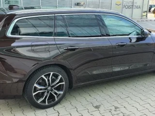 volvo-v60-b4-inscription-mild-hybrid-zaruka-volvo-2026-dph-odpocitatelna-tazne-zariadenie