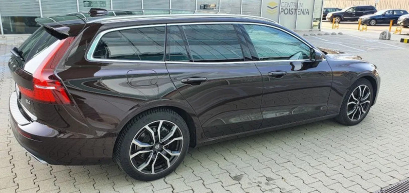 volvo-v60-b4-inscription-mild-hybrid-zaruka-volvo-2026-dph-odpocitatelna-tazne-zariadenie-big-0