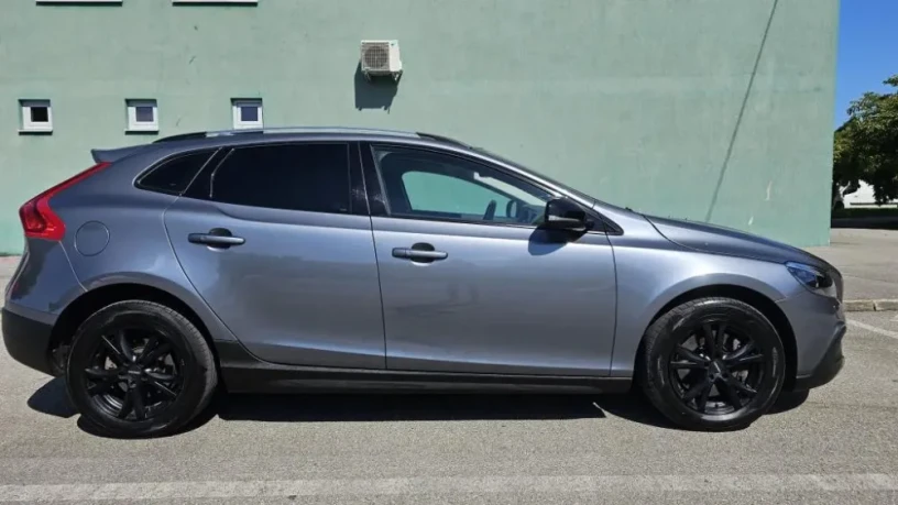 volvo-v40-cross-country-d3-summum-geartronic-big-1