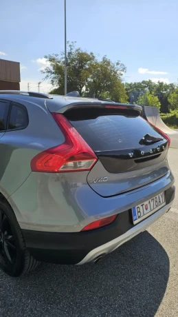 volvo-v40-cross-country-d3-summum-geartronic-big-2