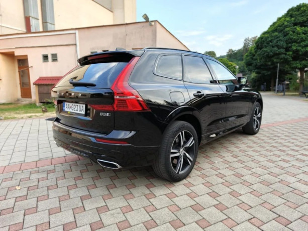 volvo-xc60-20-b5-mhev-r-design-awd-at-173kw235hp-a8-big-1