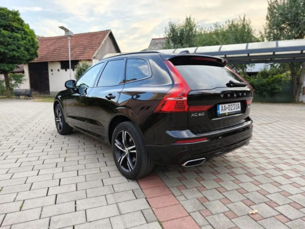 volvo-xc60-20-b5-mhev-r-design-awd-at-173kw235hp-a8-big-3