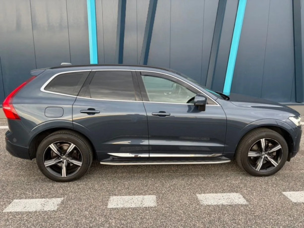 volvo-xc60-20-b4-mhev-core-at-145kw197hp-a8-big-3