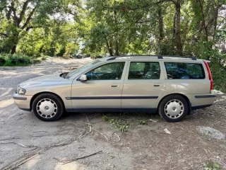 volvo-v70-24-t-at-awd-147kw-pre-fanusika-alebo-na-projekt