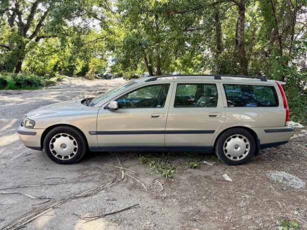 volvo-v70-24-t-at-awd-147kw-pre-fanusika-alebo-na-projekt-big-0