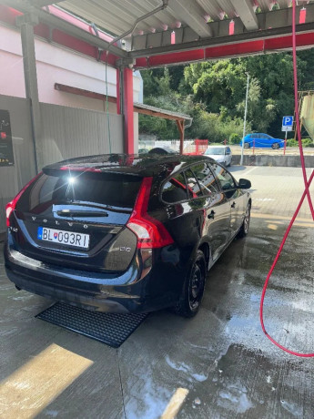 volvo-v60-d2-16l-base-powershift-84kw114hp-a6-big-2