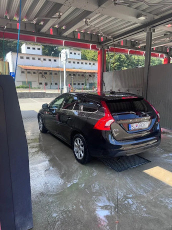 volvo-v60-d2-16l-base-powershift-84kw114hp-a6-big-1