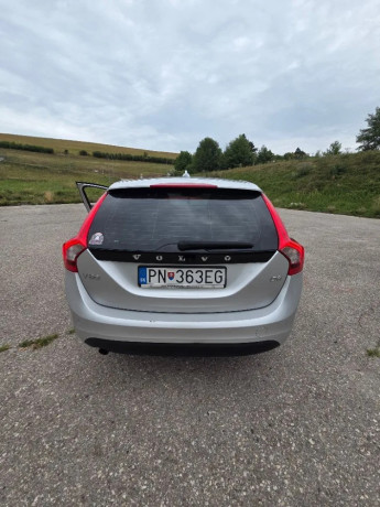 volvo-v60-d3-momentum-geartronic-120kw163hp-a6-big-1