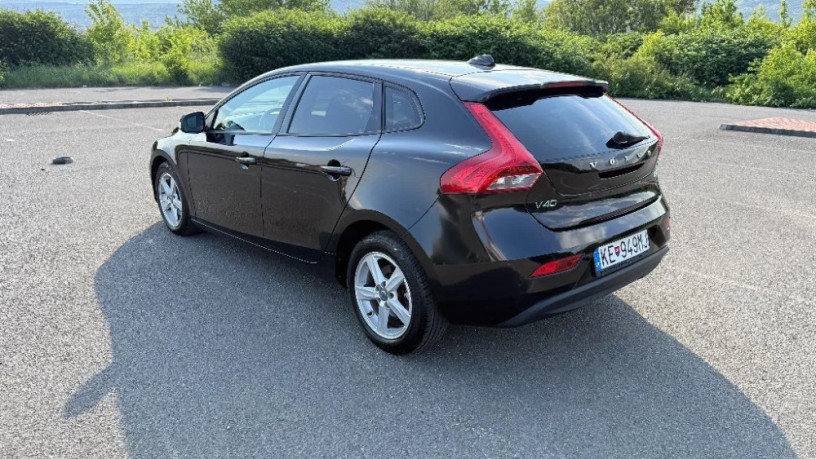 volvo-v40-d2-big-1