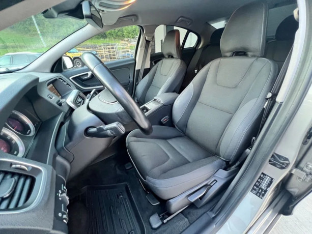 volvo-s60-d3-momentum-geartronic-120kw163hp-a6-big-2