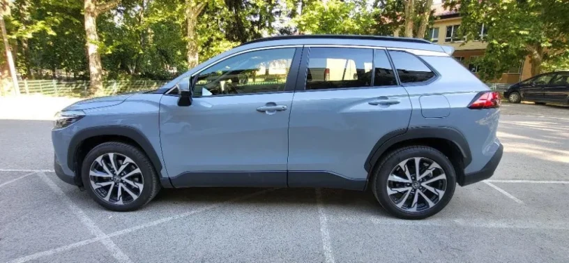 toyota-corolla-cross-20-hybid-4x4-awd-i-big-1