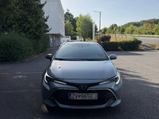 toyota-corolla-combi-hybrid-20