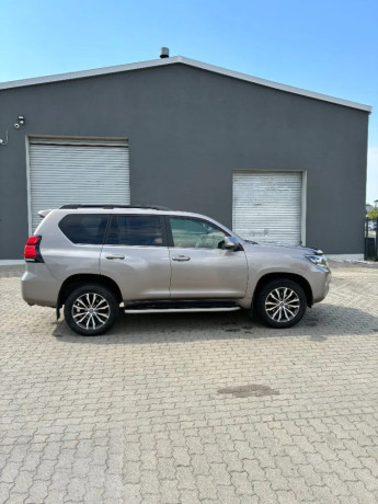 toyota-land-cruiser-28-d-4d-active-trend-at-130kw177hp-a6-big-0