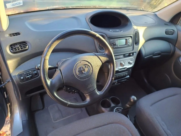 toyota-yaris-verso-predam-spolahlivu-toyota-yaris-verso-big-2
