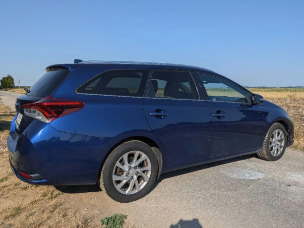 toyota-auris-touring-sports-16l-d-4d-82kw-112hp-m6-big-1