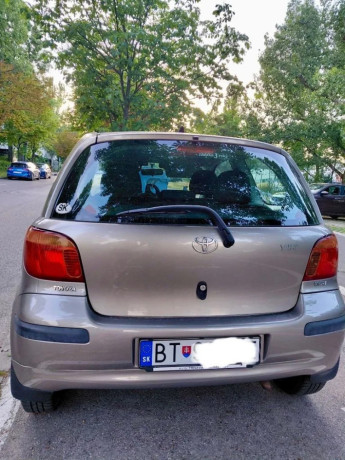 toyota-yaris-2005-big-1
