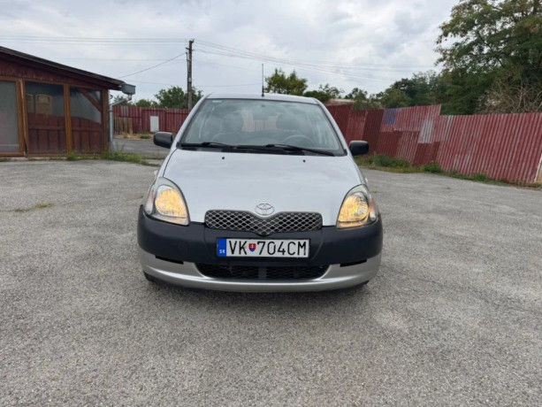 toyota-yaris-10-vvt-i-terra-base-big-0
