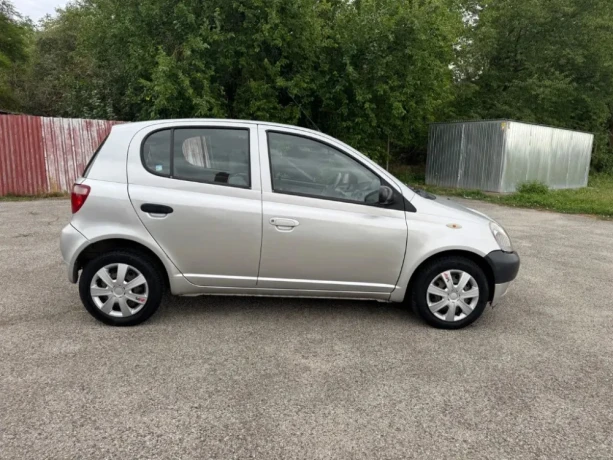 toyota-yaris-10-vvt-i-terra-base-big-2