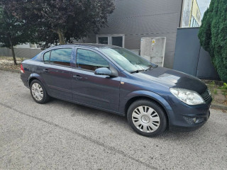 opel-astra-sedan-h