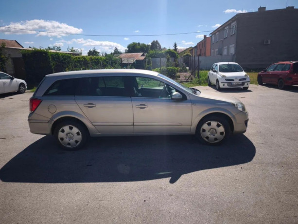 opel-astra-sport-tourer-na-predaj-big-0