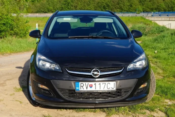 opel-astra-sport-tourer-astra-st-16-cdti-startstop-cosmo-81kw110hp-m6-big-3