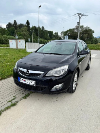 opel-astra-sport-tourer-20-118kw-at6-big-0